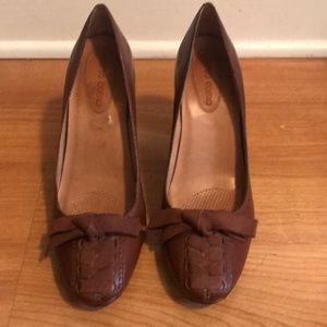 Genuine leather Corso Como pumps made in Brazil.